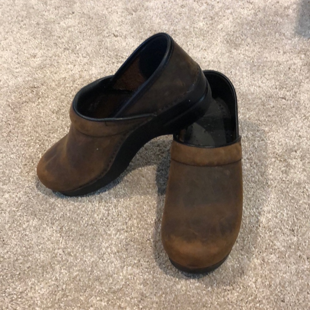 Women’s danskos size 8
